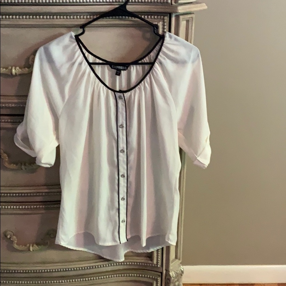 White/black blouse